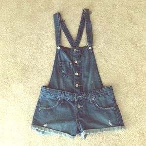 Overall shorts